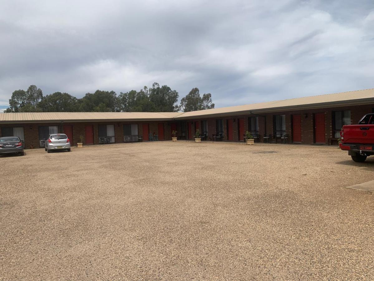 Newell Motor Inn Narrandera Exteriör bild