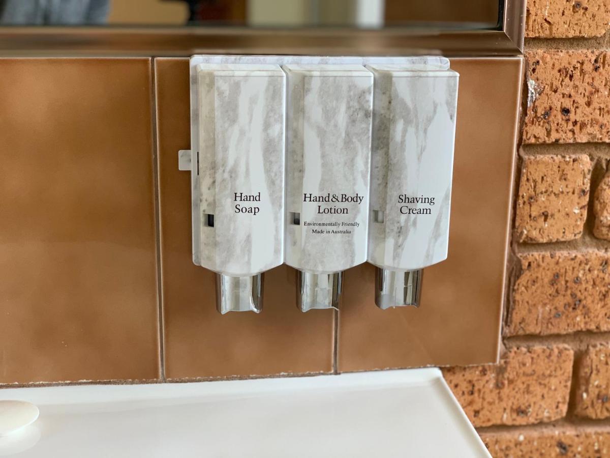 Newell Motor Inn Narrandera Exteriör bild