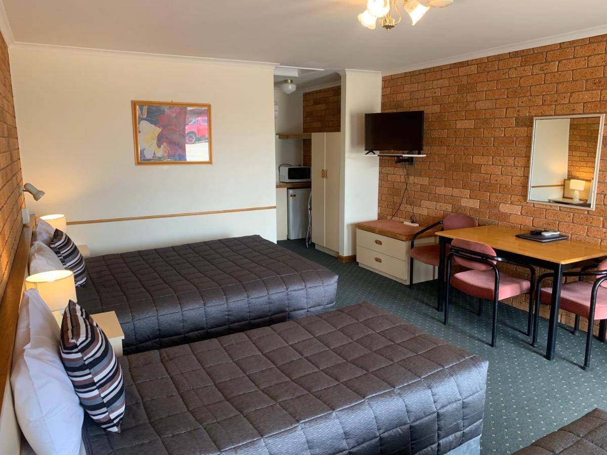 Newell Motor Inn Narrandera Exteriör bild