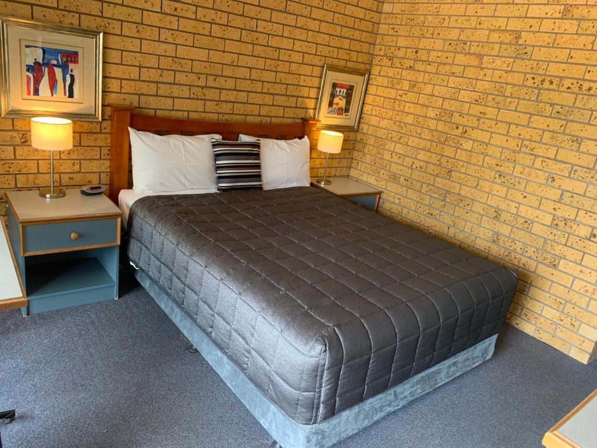 Newell Motor Inn Narrandera Exteriör bild