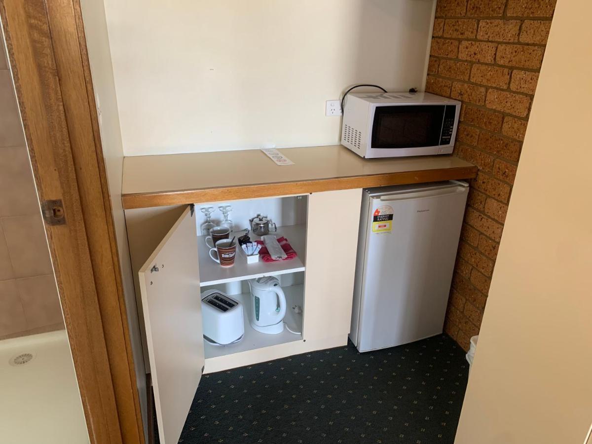 Newell Motor Inn Narrandera Exteriör bild